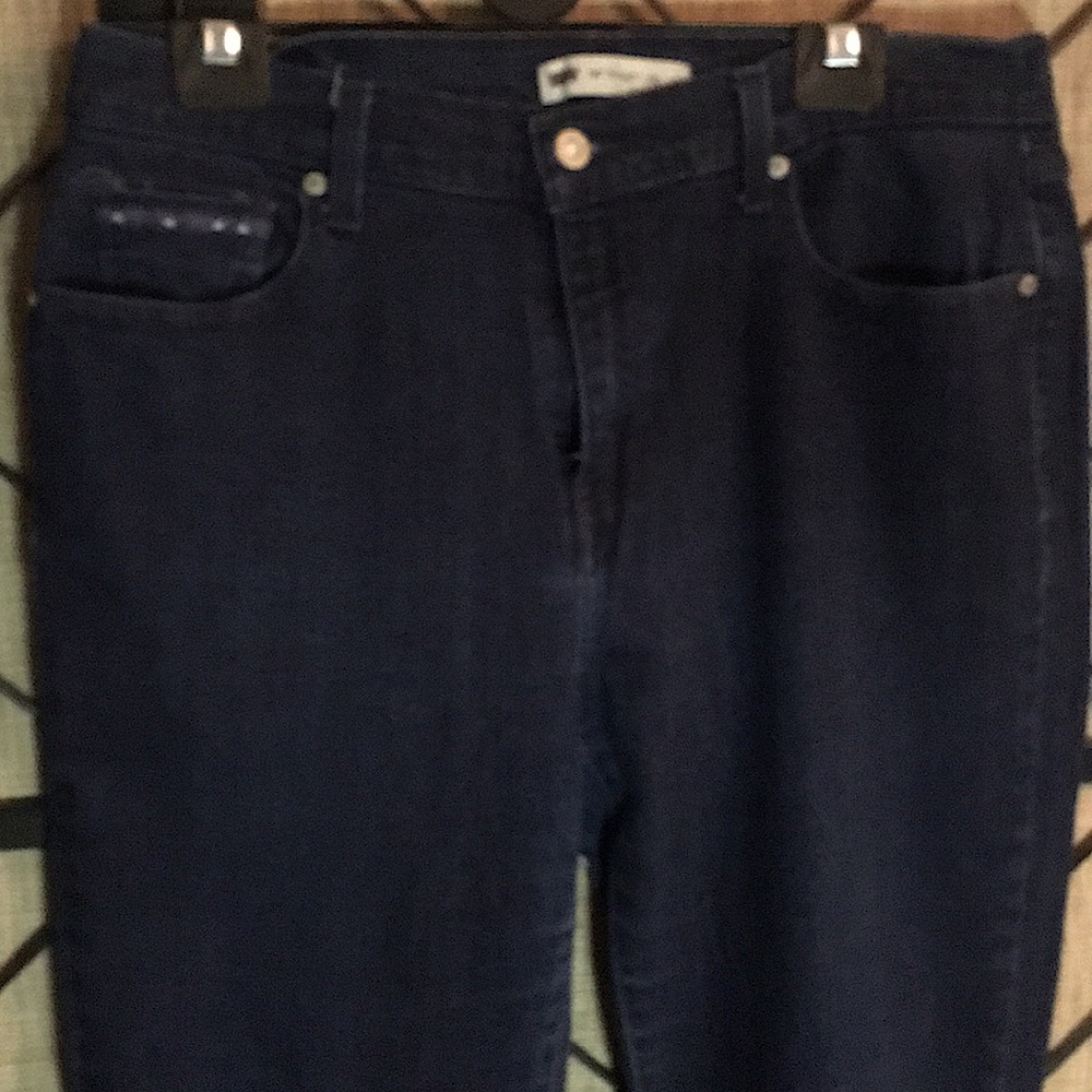 GENTLY USED 505 STRAIGHT LEG BLUE LEVI STRAUSS JEANS SIZE 14 M- 32 L 32